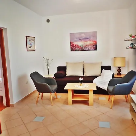 In Near Paklenica Apartman Starigrad-Paklenica