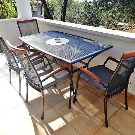 In Near Paklenica דירה